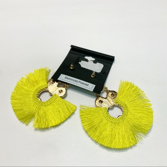 Steve Madden Gold Tone Yellow Statement Earrings - Picture 3 of 3